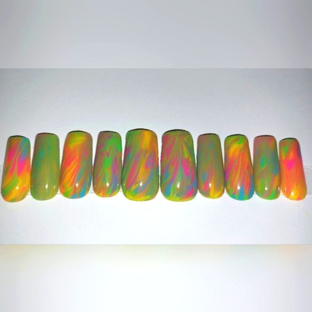 Hand crafted custom 10pc short acrylic tiedye luminous press on nails sz Medium